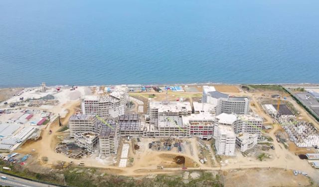 Akyazı’da Endişe Yaratan Uyarı! Trabzon Şehir Hastanesi Açılış Gecikir mi?