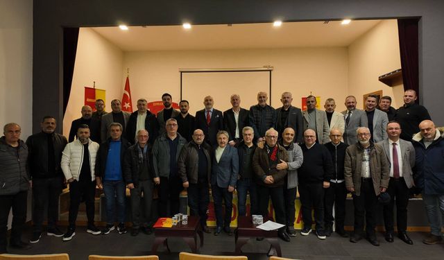 İdmanocağı Olağanüstü Kongresi Yapıldı! Oktay Özer Yeniden Başkan