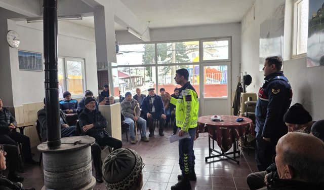 APP Plaka Düzenlemesi için Emniyet Sahada! Şalpazarı'nda Sürücülere Eğitim