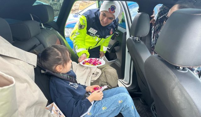 Bayram Trafiğinde Sürücülere Şekerli Uyarı