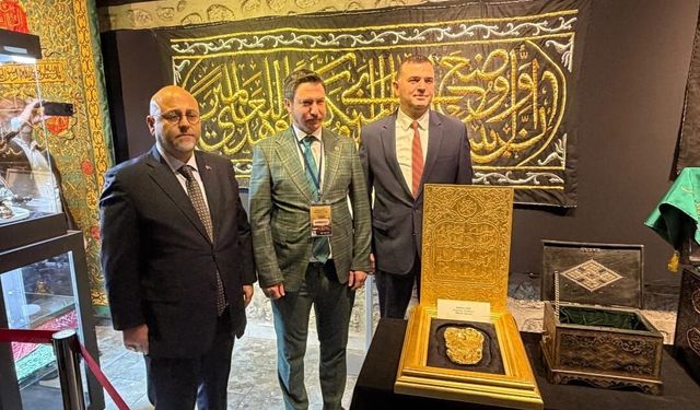 MHP Trabzon Giresun'daki Mukaddes Emanetler Sergisi'nde