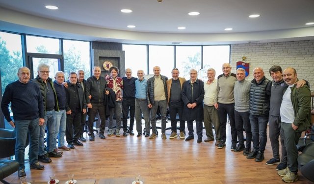 Trabzonspor'da Eski Başkan ve Efsaneler Tekke'ye Tam Destek