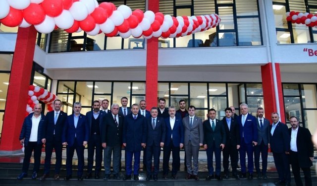 Trabzon'un Gururu Sebat'a Validen Ziyaret