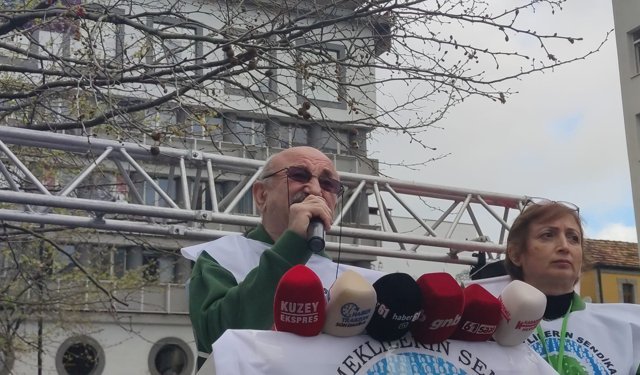 Trabzon’da Emekli Mitingi: Genel Sekreter'den Sert Çıkış