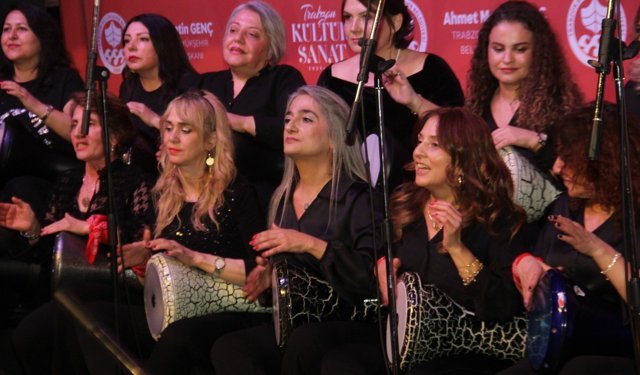 Trabzon'un İlk Kadın Ritim Grubu Yerinden Coşturdu