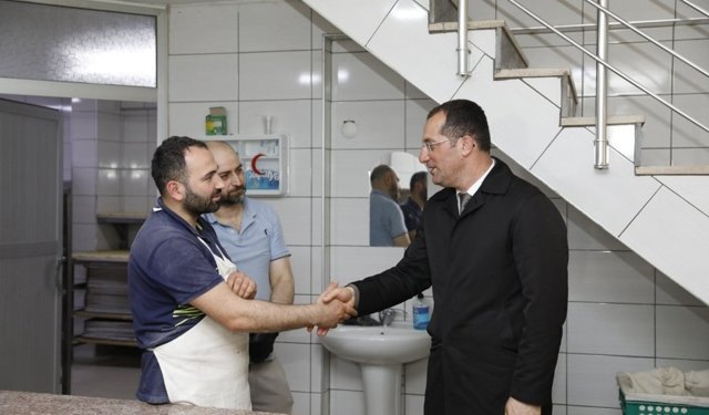 Akçaabat’ta Başkan Ekim Kapı Kapı Geziyor