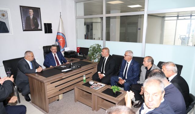 Ahmet Metin Genç’ten Muhtarlara Kurban Bayramı Sürprizi