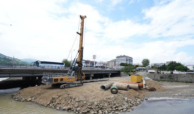 Haçkalı Baba Kavşağı’nda Yeni Köprü İçin İlk Kazma Vuruldu