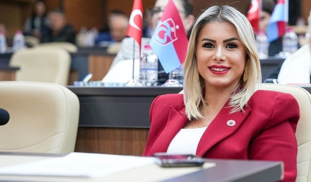 Trabzon'da Arzu Öktem’den AK Parti’ye Zehir Zemberek Sözler!