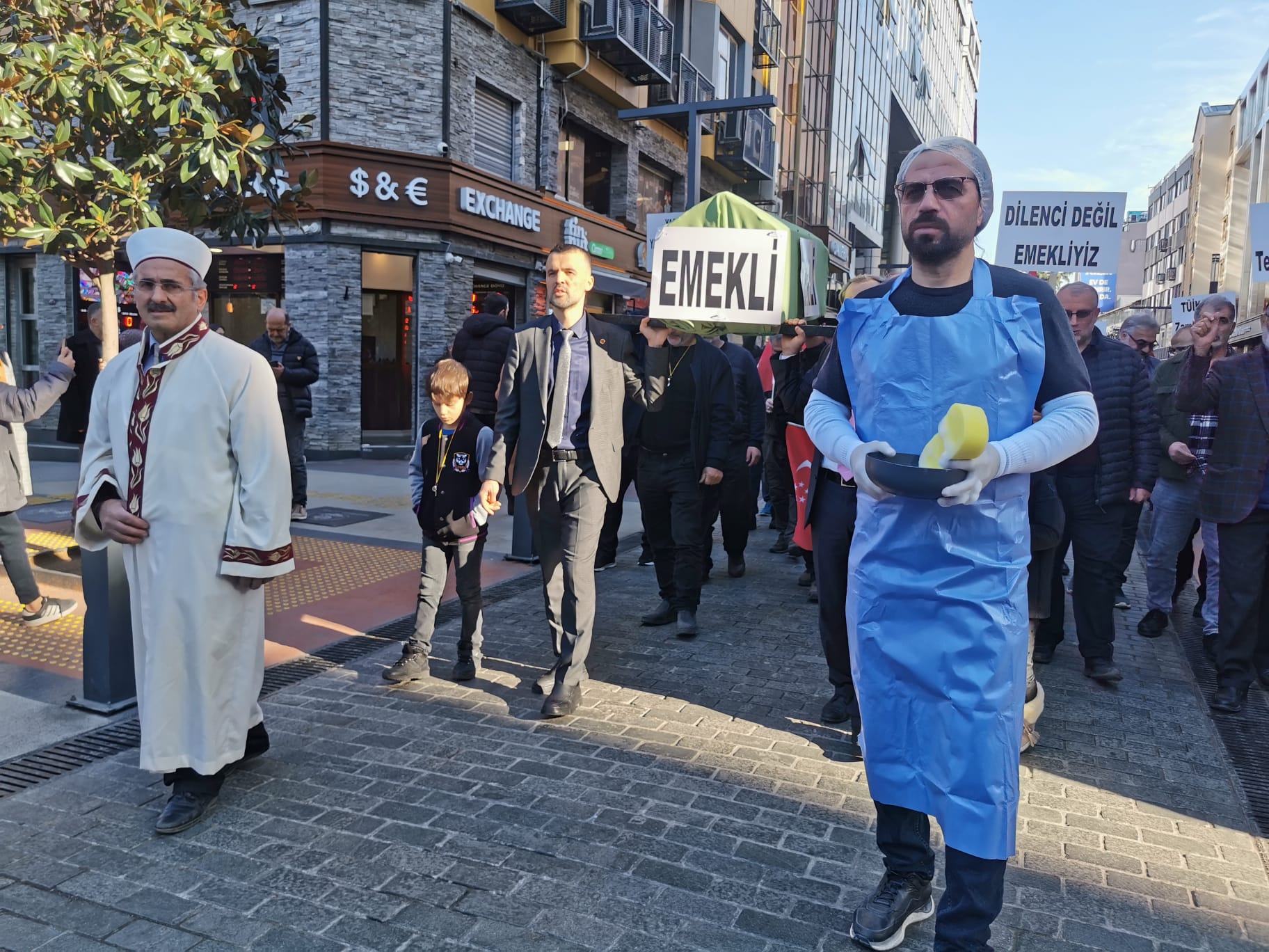 Yaşarken Bana Kim Bakacak (2)